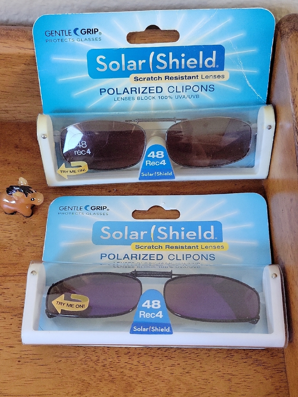 NWT Set Of 2 POLARIZED CLIPONS: 1 FOR CAR/1 FOR BEACH BAG. SIZE 48,Rec 4